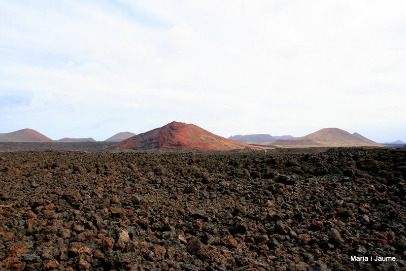 Camp de lava i volcà